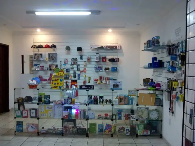 Móveis para loja em vidro e mdf