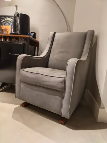 Poltrona decorativa amamentação balanço com molas linho cinza com puff, frete  comprador