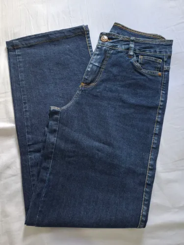 Calça jeans feminina reta tamanho 38 marca La Fenithi