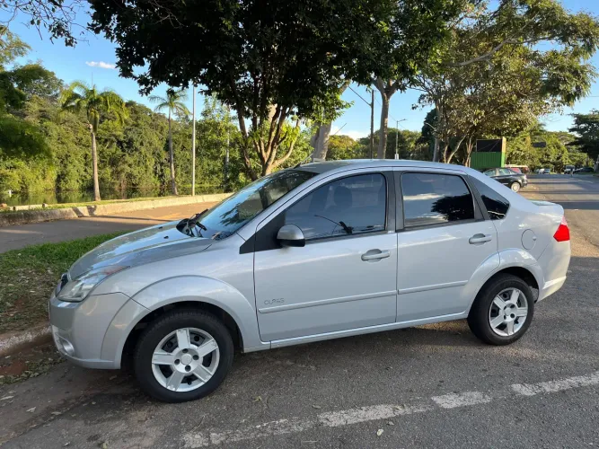 Ford Fiesta Sed. 1.6 8V Flex 4P 2009