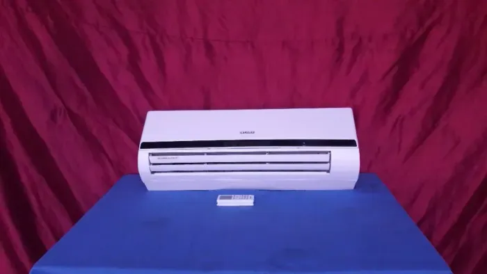 Ar-condicionado 18.000 btu. Quente e Frio.