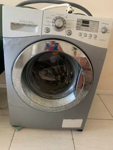 Máquina de Lavar Direct Drive 8.5 Kg. 600,00 reais