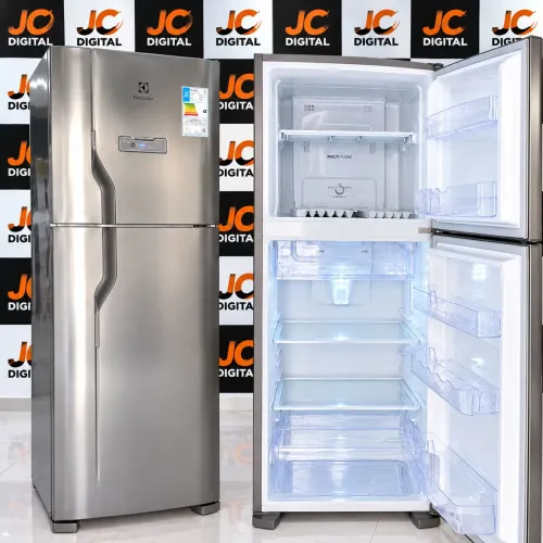 Geladeira 375l frost free com painel digital touch em estado de Nova