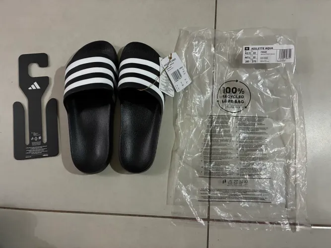 Vendo chinelo Adidas nunca usado