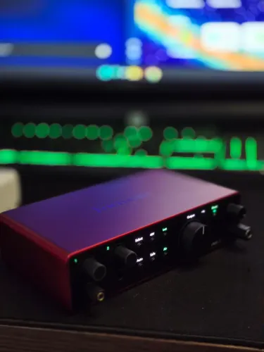 Focusrite Scarlet 2i2