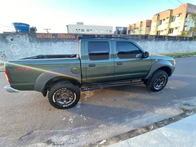 Nissan-frontier 4X4 XE