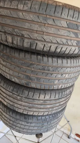 Jogo 4 pneus meia vida Roadking 215/55 R17