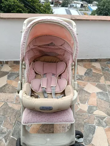 Carrinho de Bebê Burigotto Rosa - Muito Conservado
