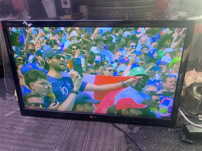 Vendo tv Lg 55 polegadas obs ao é Smatv