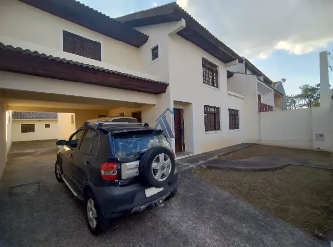 Sobrado 4 quartos ( 2 suites) com 425m² bairro Cajuru, Curitiba