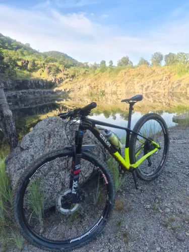 Caloi elite carbon racing