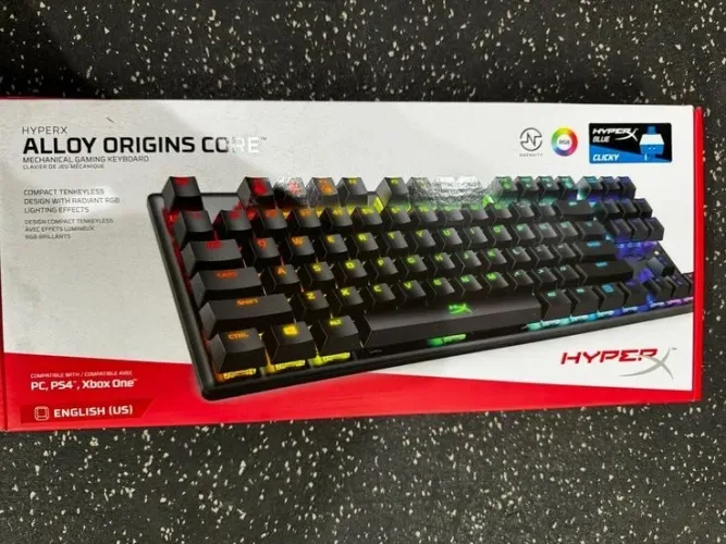 Teclado hyperx 75% + attack shark x11 