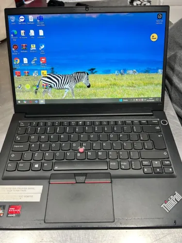 NOTEBOOK THINKPAD 8GB DE MEMORIA E 240GB DE SSD AMD RYZEN 3 4300