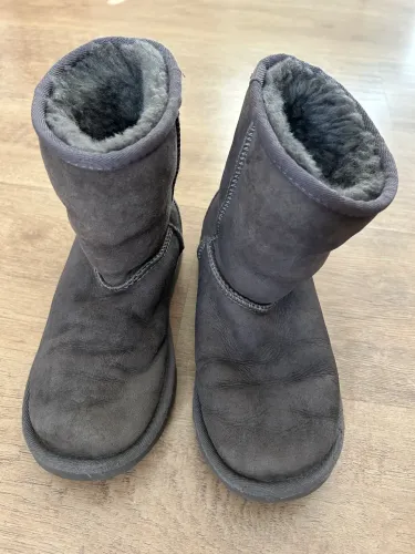 Bota UGG original infantil cinza tam. 35