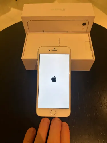 iPhone 8 64gbs branco 