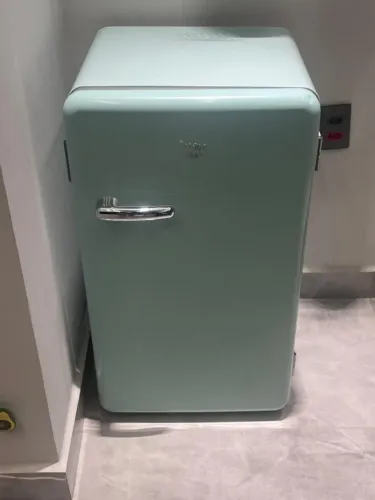 Geladeira Midea Frigobar Retrô 95 Litros Azul Jade (Usado)