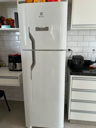 Geladeira Electrolux Frost Free 371L