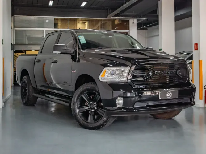 Ram Classic R/T 5.7 CD V8 4X4 Aut. 2022
