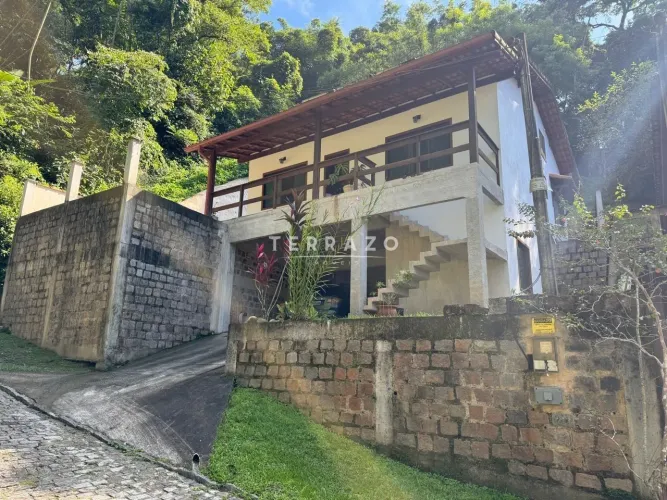 Casa em Condomínio à Venda em Guapimirim - 2 Quartos, Suíte, Piscina e Infraestrutura Comp
