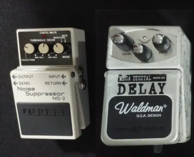 2 Pedais Guitarra - 1 pedal Supressor Boxx + 1 pedal Delay Waldman