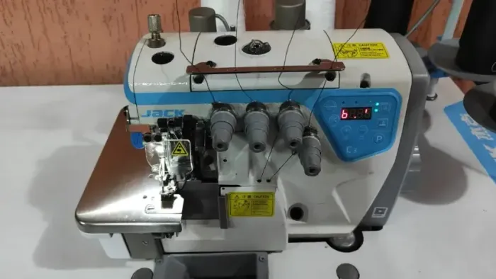 Máquina De Costura Overlock Ponto Cadeia Eletrônica Jack C3