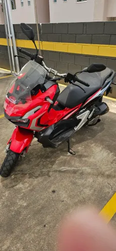 Moto ADV Vermelha 2022