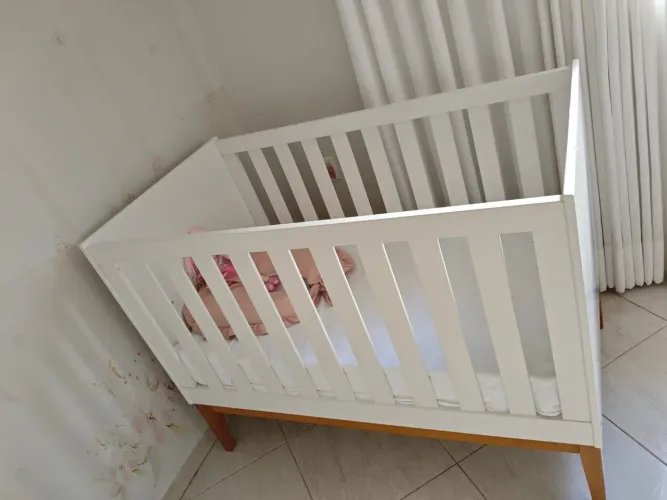 Berço 2 em 1 Vira cama