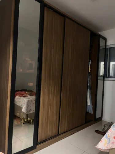 GUARDA ROUPA 4 PORTAS