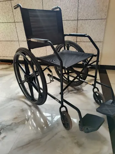 Cadeira de rodas + Cadeira de banho