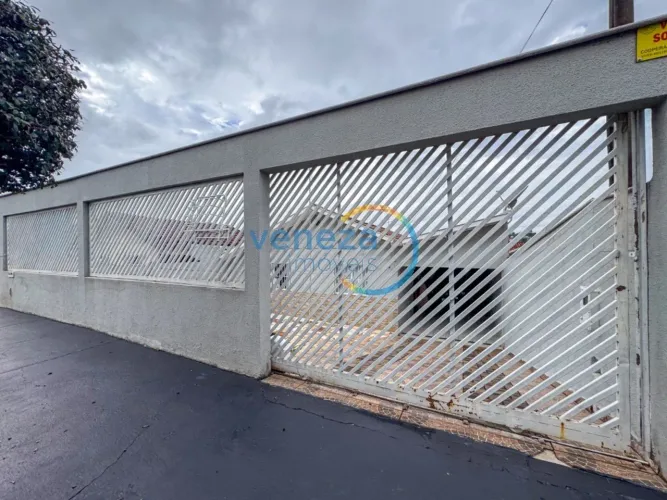 Casa Residencial com 3 quartos à venda por R$ 220000.00, 121.72 m2 - AVELINO A VIEIRA - LO