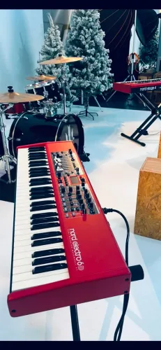 Teclado nord electro 6D 61 teclas zerado com bag e sons adicionados 8 meses uso