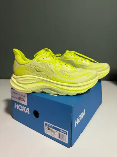 Tenis de corrida Hoka Clifton 10