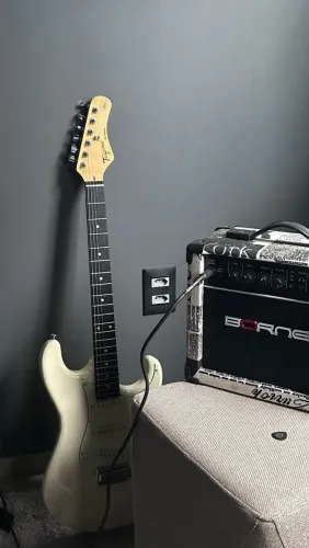 Vendo Guitarra Tagima TG-500 + Amplificador Borne Strike G30 + Cabo Incluso