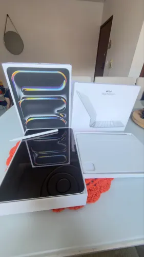 iPad Pro M5 512gb - Wi-Fi e celular com Apple Pencil e Magic Keyboard 