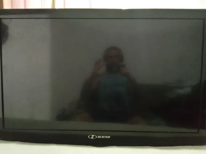 TV 42 Polegadas H-Buster Barata - Tela Grande por Preço Baixo