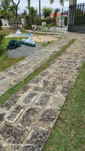 pedras para murro de arrimo ou passagem de veiculos
