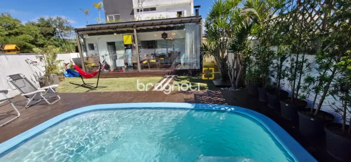 Casa em condomínio fechado
