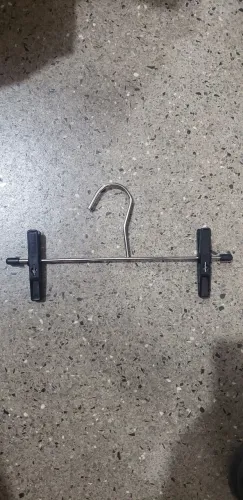 Cabides de metal 
