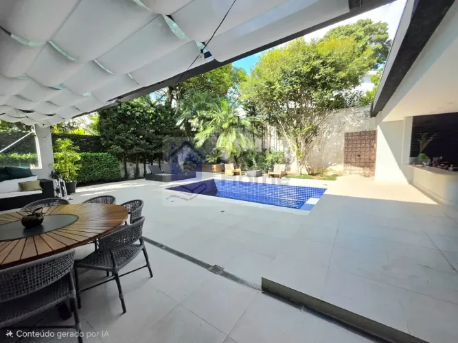 Maravilhosa casa com 560m2 no Centro de Alphaville com 5 dormitorios sendo 2 suites