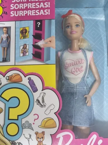 Boneca Lacrada Barbie Profissão Surpresa.