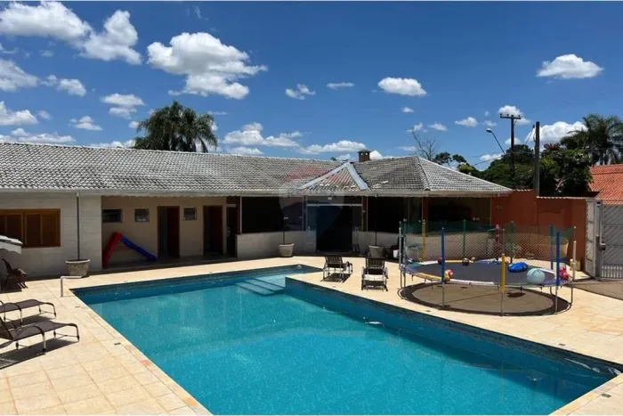Casa à venda com excelente espaço gourmet no bairro Esplanada do Carmo!