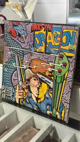 LP VINIL INTO THE DRAGON - BOMB THE BASS -