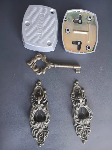 2 fechaduras coloniais para portas, armários