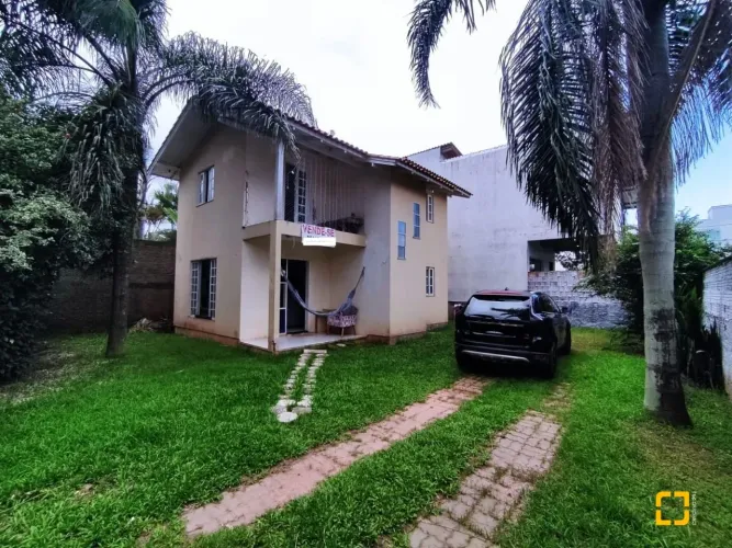 BROGNOLI VENDE - CASA RESIDENCIAL 03 DORMITÓRIOS, SENDO 01 SUÍTE - INGLESES DO RIO VERMELH