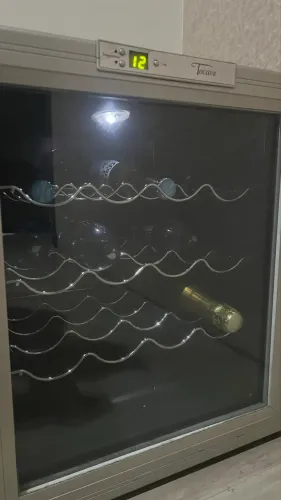 Vendo ADEGA