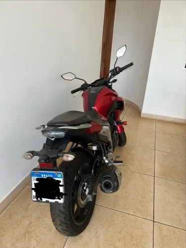 FZ25 Vermelha (Pneus trocados recentemente)