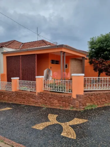 Casa para aluguel e venda com 218,49 m² e 3 quartos em Centro, Gália - SP