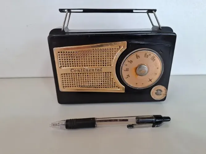 Rádio portátil valvulado Continental P-50 AM - Made in Japan - Leia a descrição!!!