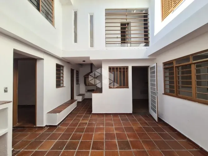Casa à venda no Brooklin com 230m², 5 quartos, 3 vagas.