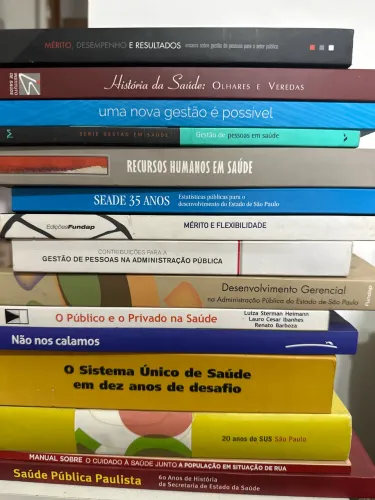 Lote Livros Gestão de Pessoas e Administração Pública em Serviços de Saúde - 15 volumes